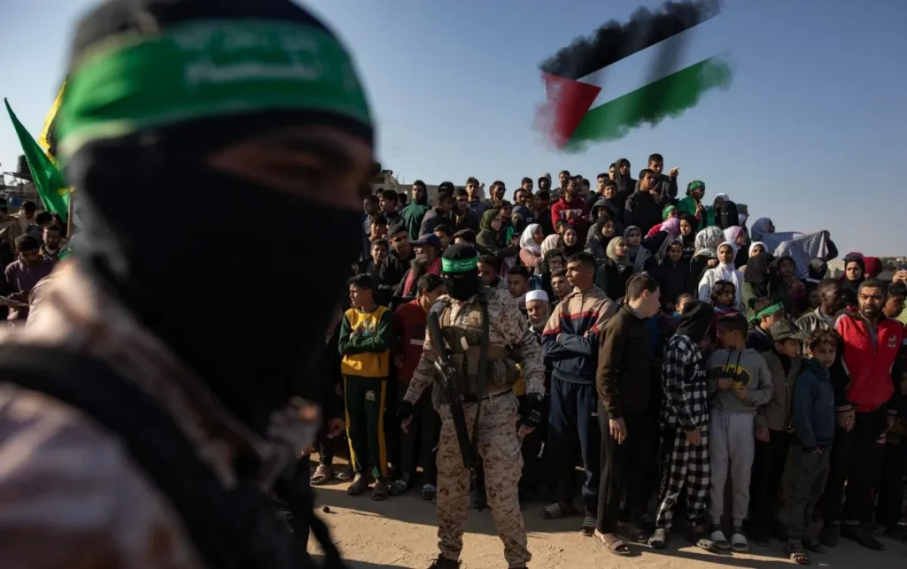 Hamás pone fin a su gobierno en Gaza como parte del alto el fuego
