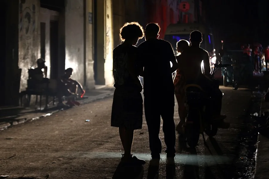 Cuba sufre otro apagón nacional y deja sin luz a millones