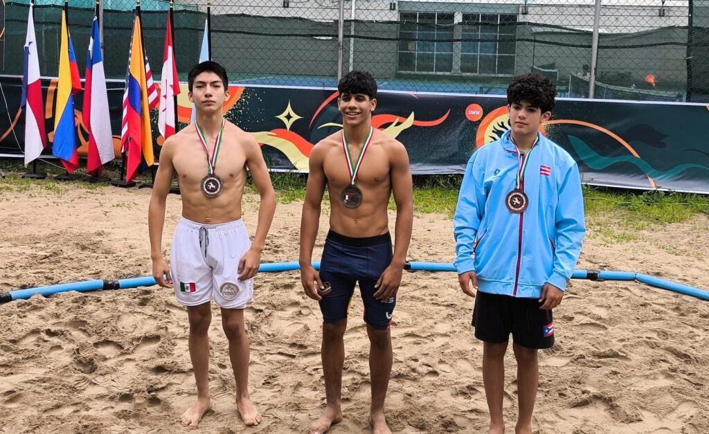 Duranguense Roberto Zaid Ramírez sube al podio panamericano en lucha de playa