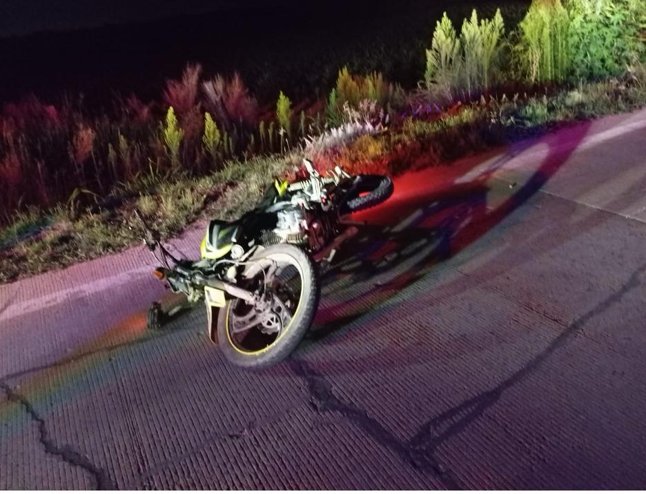 Menores de 12 y 14 años pierden la vida al estrellarse en moto contra autobús