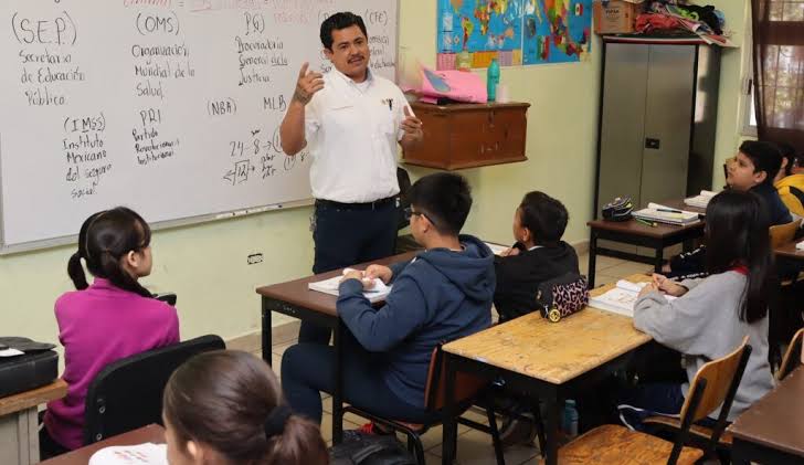Maestros podrán recibir 111 mil pesos con la convocatoria de la SEP 2027