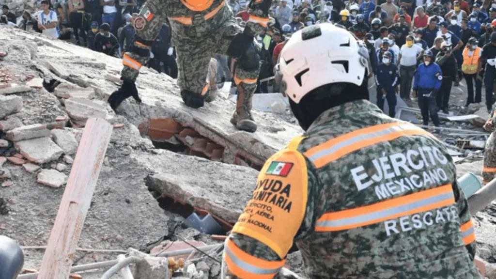 Rescatistas mexicanos recuperan 80 cuerpos y reciben reconocimiento en Venezuela