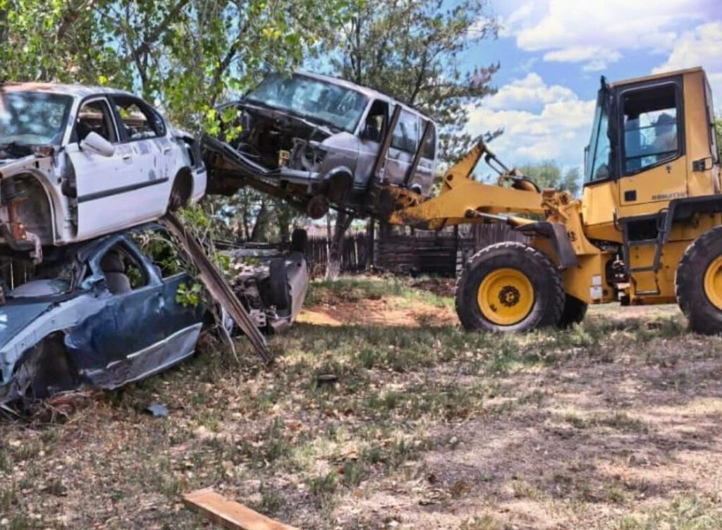 Capacitación de cuerpos de emergencia con conferencia y curso de extracción vehicular