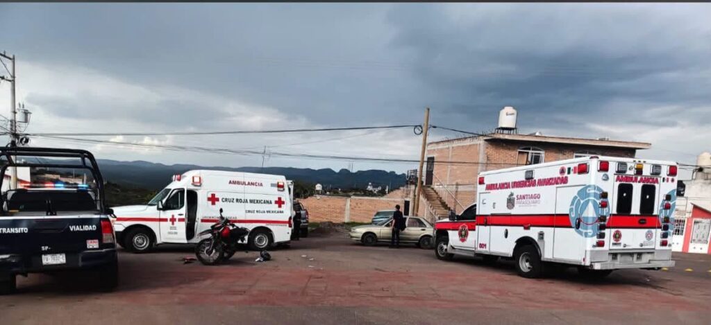 ¡Grave! Motociclista de 18 años resulta herido tras choque con camioneta en Santiago