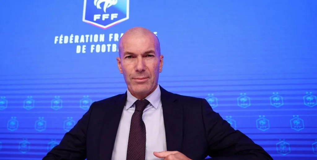 Zidane asume el mando de Francia con la mira en el Mundial 2030