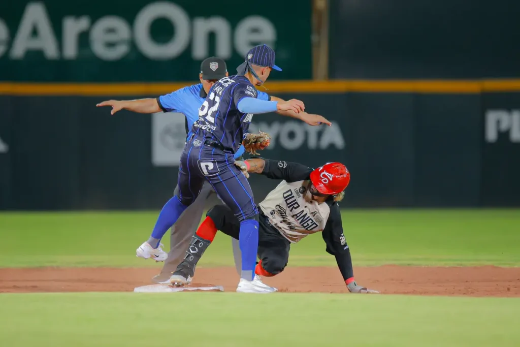 Caliente de Durango remonta y asegura la serie ante Unión Laguna
