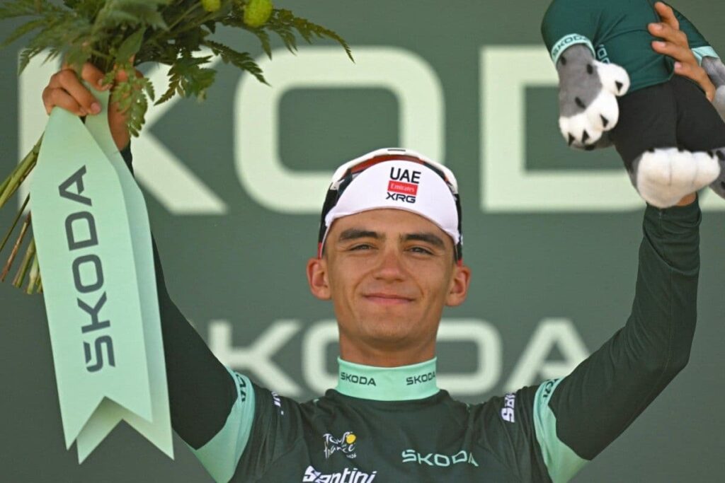 El mexicano Isaac del Toro entra al Top 3 del Tour de Francia