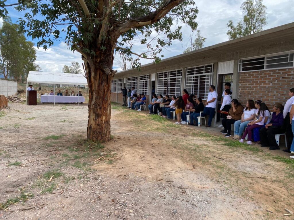 Con inversión de 600 mil pesos, Telebachillerato de Los Herrera ya cuenta con instalaciones