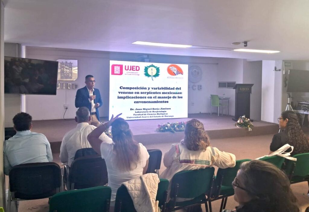UJED investiga venenos de serpientes para mejorar tratamientos contra mordeduras en México