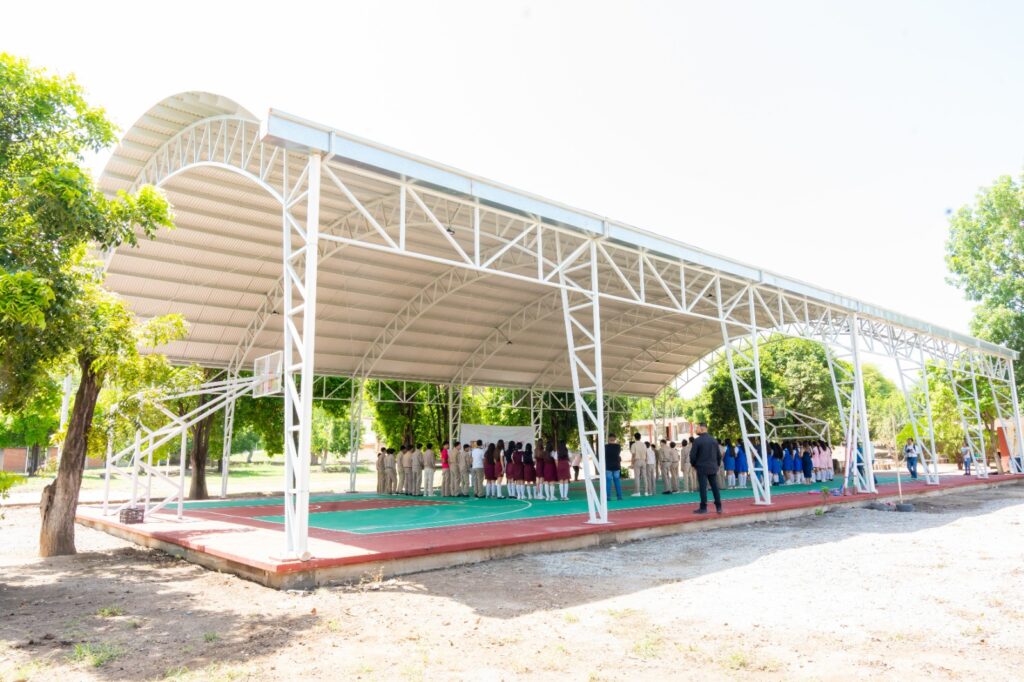 Con nuevo domo y cancha, Beatriz Estrada  mejora condiciones de la Secundaria Nezahualcóyotl