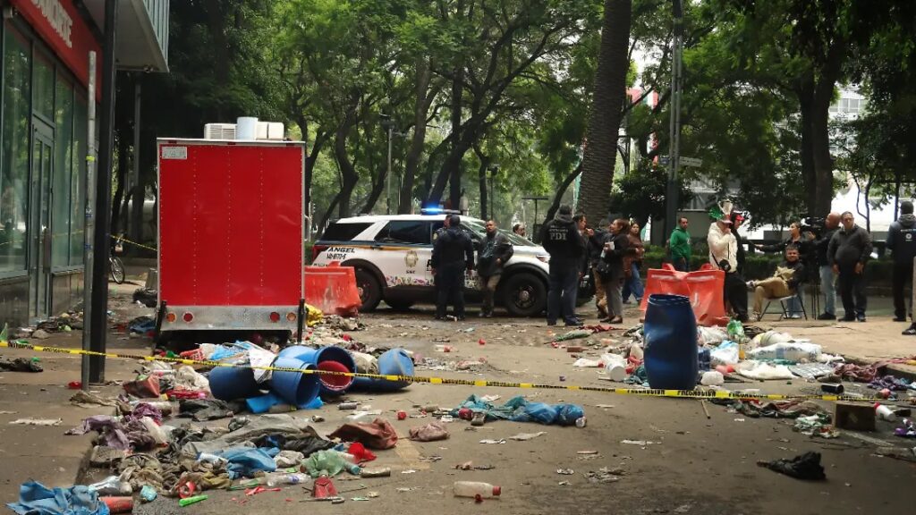 Fiscalía confirma que 3 personas murieron por asfixia durante festejos del Mundial en Reforma