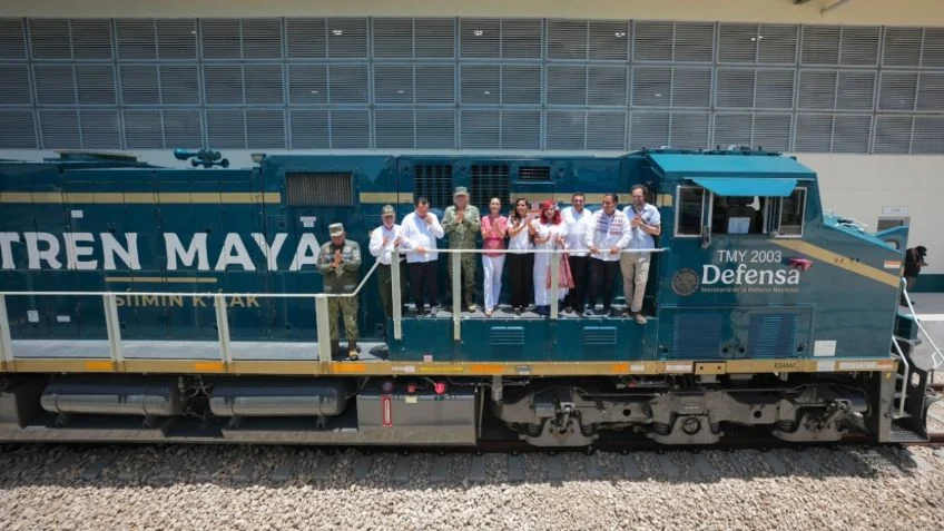 Sheinbaum anuncia la llegada de las primeras locomotoras de carga del Tren Maya