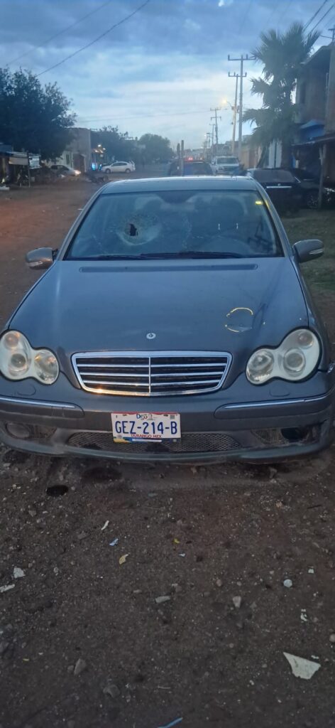 Reportan abandono de vehículo al parecer luego de participar en accidente