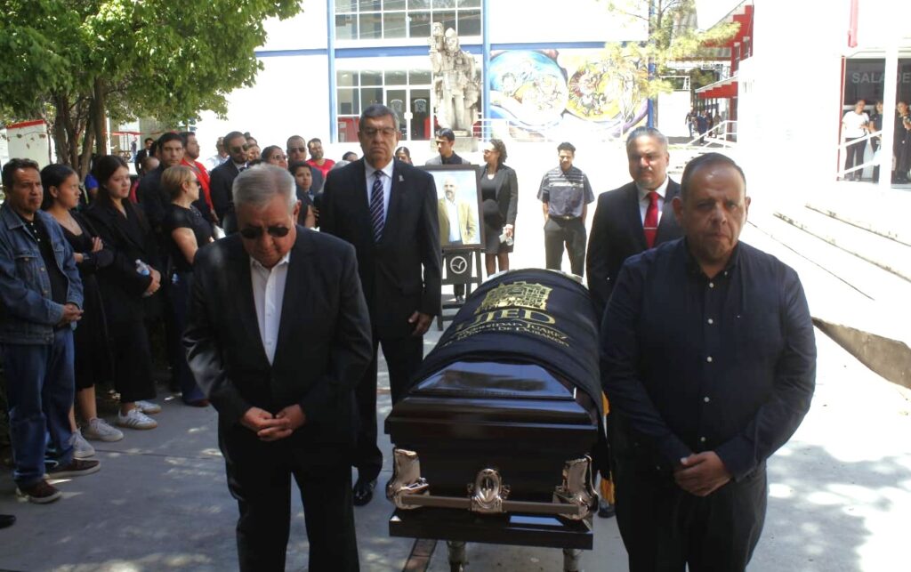 UJED honra el legado del maestro Carlos García Cardozo con homenaje póstumo en Derecho