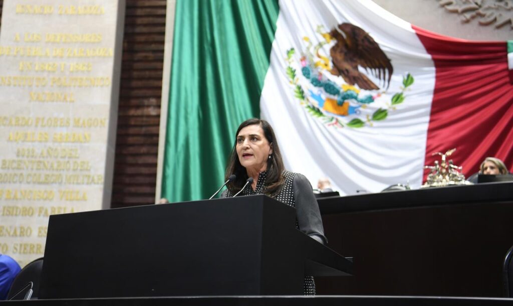 Paty Jiménez busca que escuelas enseñen a proteger a niñas y niños en redes sociales