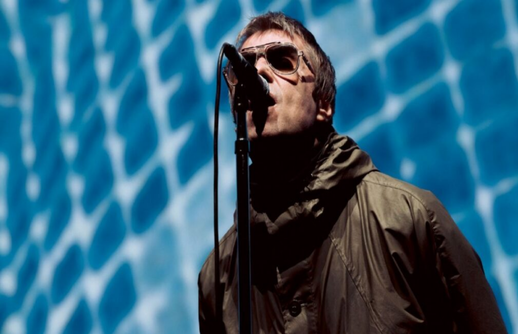 Liam Gallagher responde con humor a comparación entre Oasis y Juan Gabriel