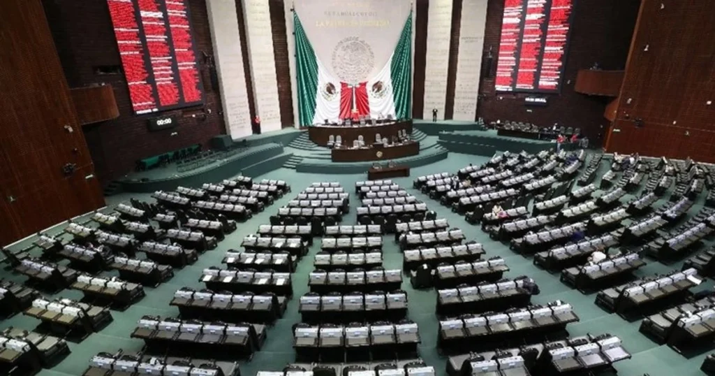 Jubilados demandan a la Cámara de Diputados por suspensión de apoyo