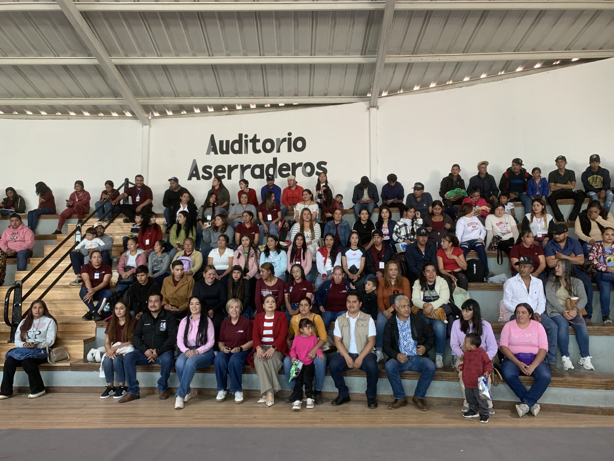 CONAFE lleva apoyos a los 39 municipios